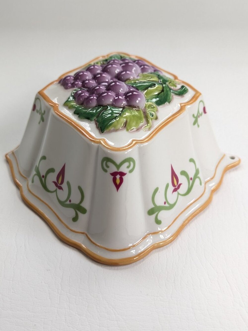 Le Cordon Bleu Franklin Mint Ceramic Grape Jello Mold - Picture 6 of 8